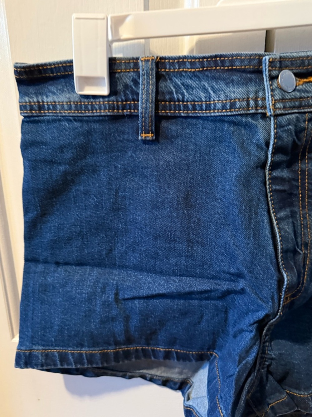 Universal Thread SAILOR SHORTS Size 6
HIGH RISE FITTED HIP, SLIM LEG - Picture 2 of 10